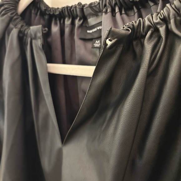 Who What Wear Black Puff Baloon Sleeve Faux Leather Blouse size M Urban Moto - Picture 3 of 8